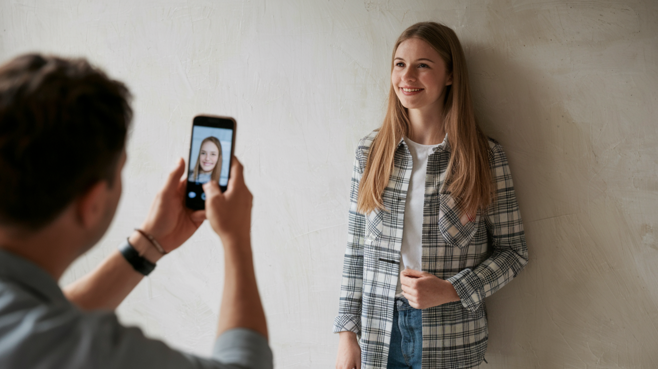 How to Take a Visa Photo With Your Smartphone